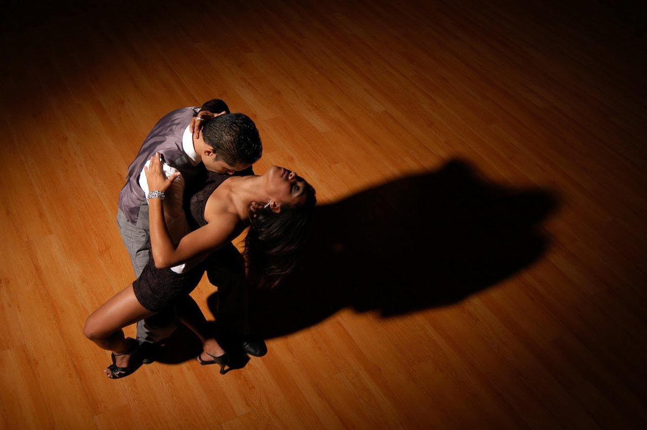 Кара и Ти Джей - Сексуальный танец - 25 фото